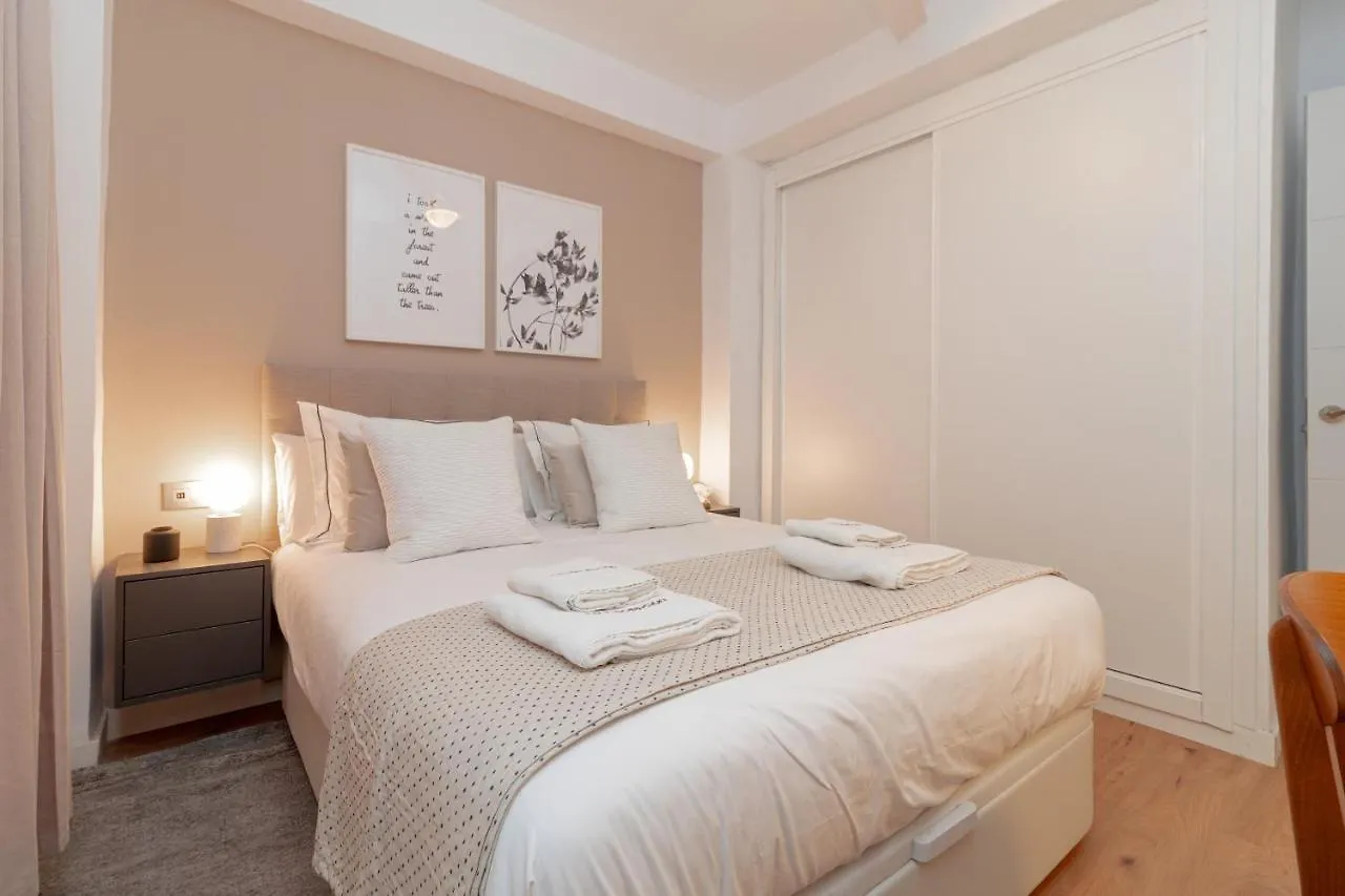 Apartment C24 Fantastic 4 Bedroom With Terrace Malaga